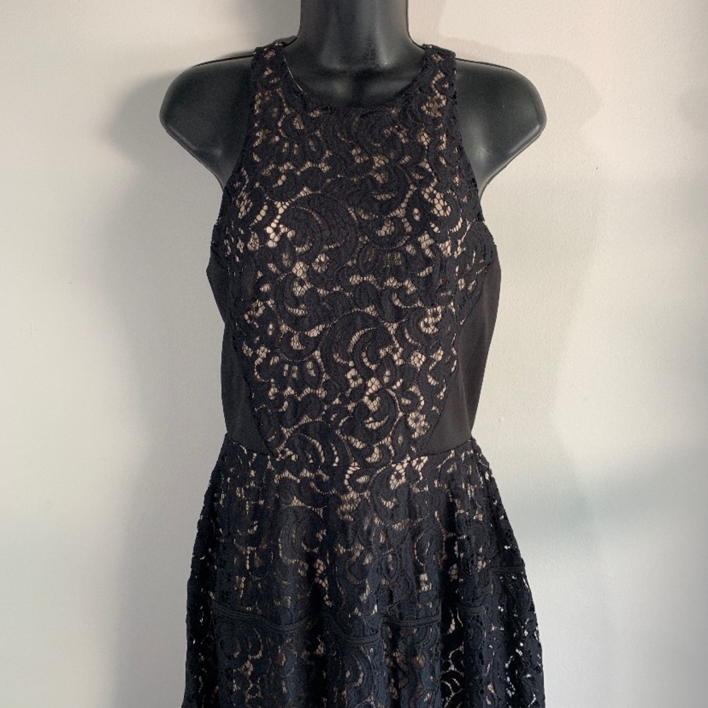 Dress - Picture 3 of 5